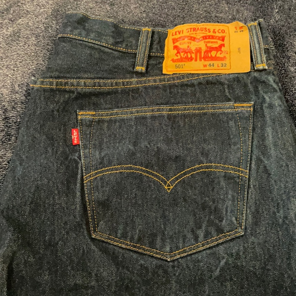 Men’s Levi’s 501 original blue jeans size 44x32